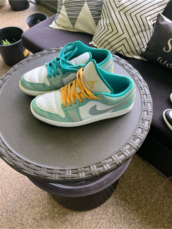 Nike Other - Nike Low-Top Sneakers Teal, White, Gold
